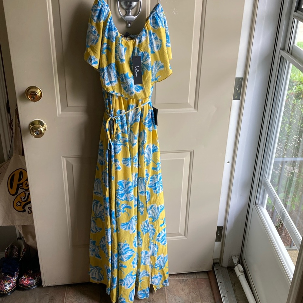 BNWT Lulus tube top/flowy maxi dress